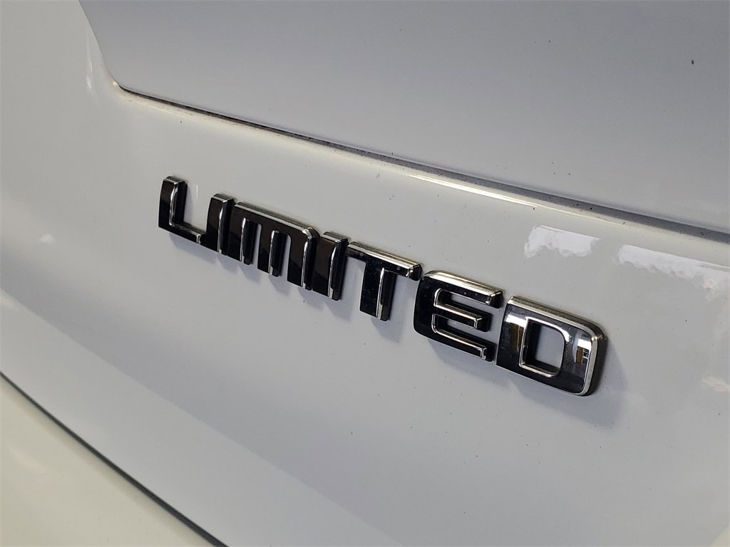 Used 2023 Jeep Grand Cherokee L Limited w/ Luxury Tech Group II image 7