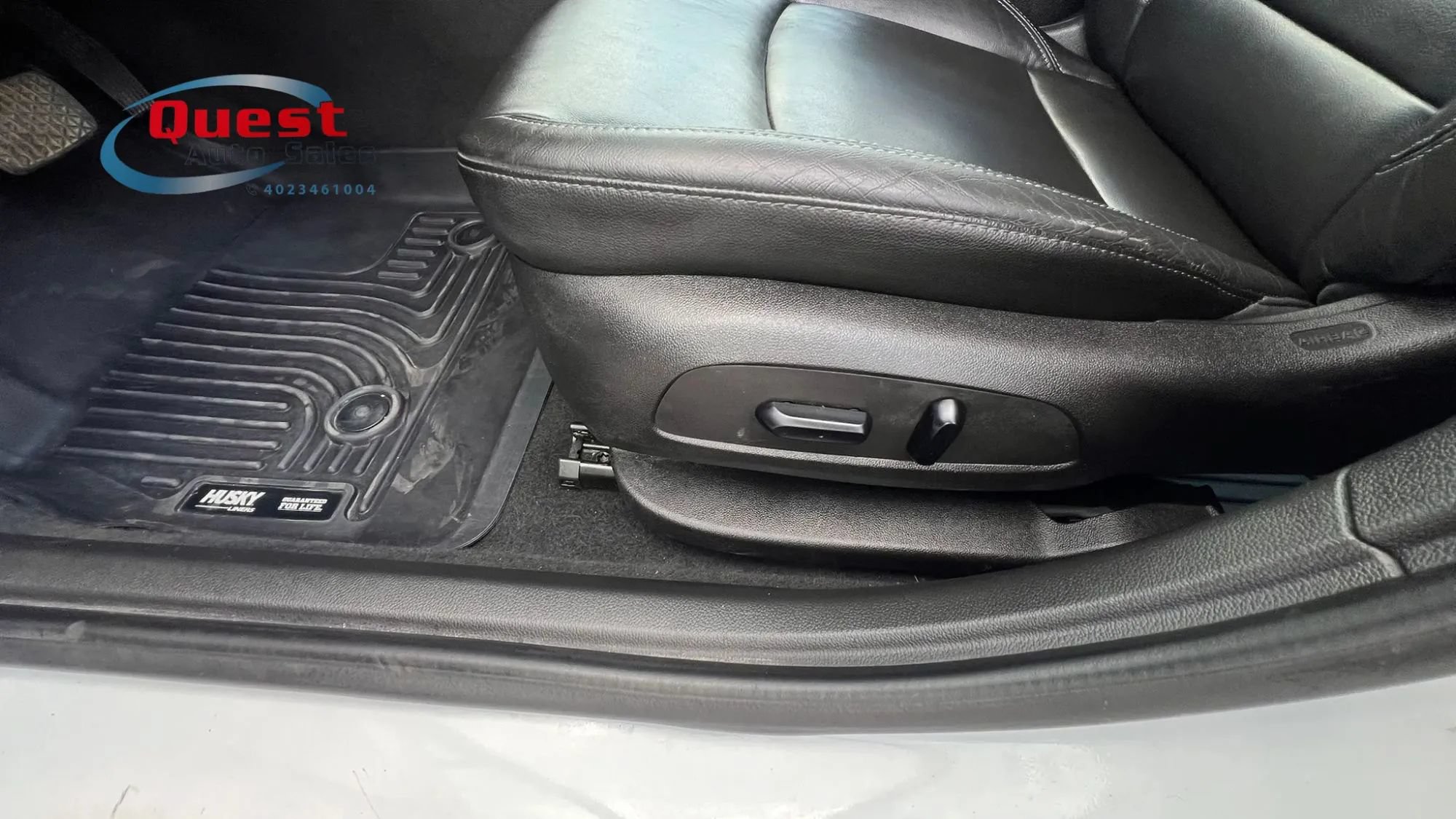 Used 2018 Chevrolet Cruze Premier FWD image 24