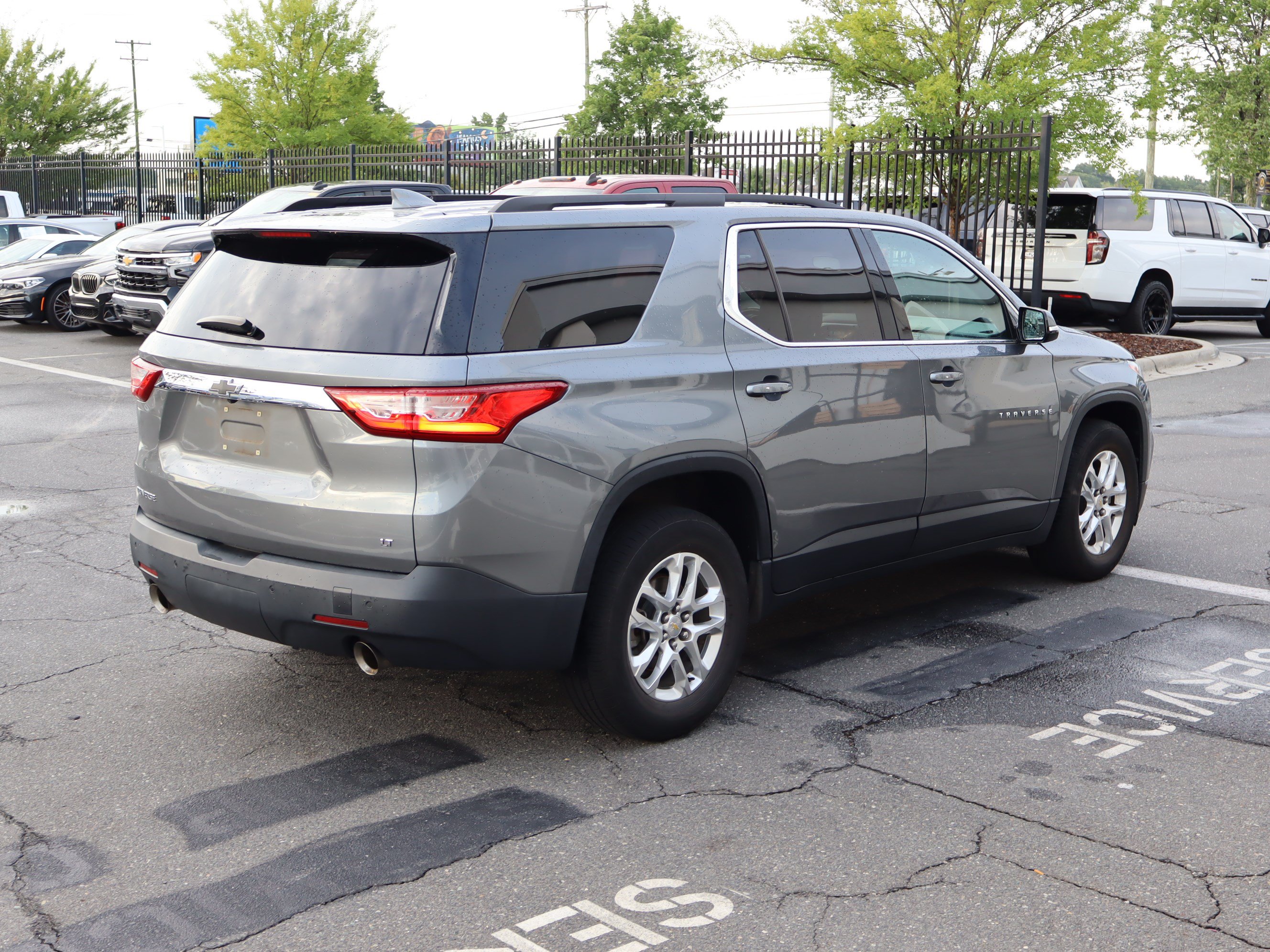 Used 2019 Chevrolet Traverse LT FWD image 10