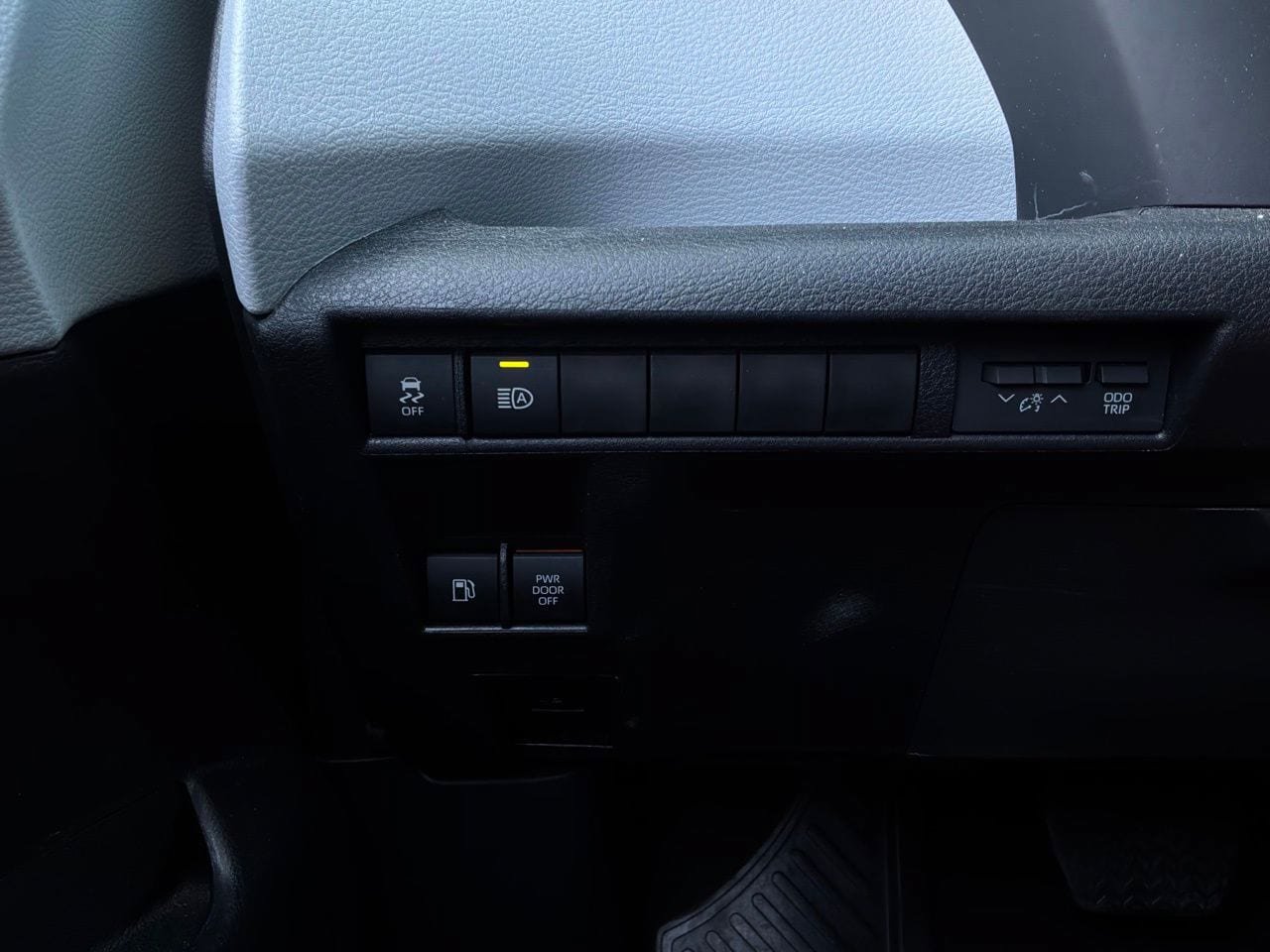 Used 2026 Toyota Sienna XLE FWD image 29