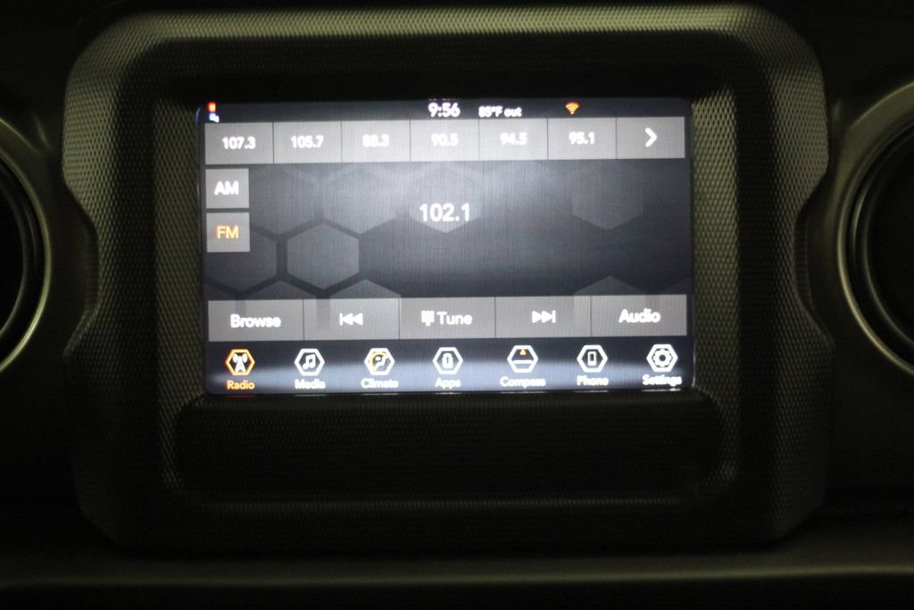 Used 2023 Jeep Gladiator Sport AWD/4WD image 19