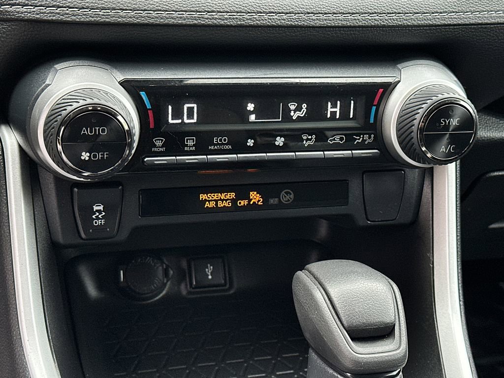 Used 2022 Toyota RAV4 LE image 26