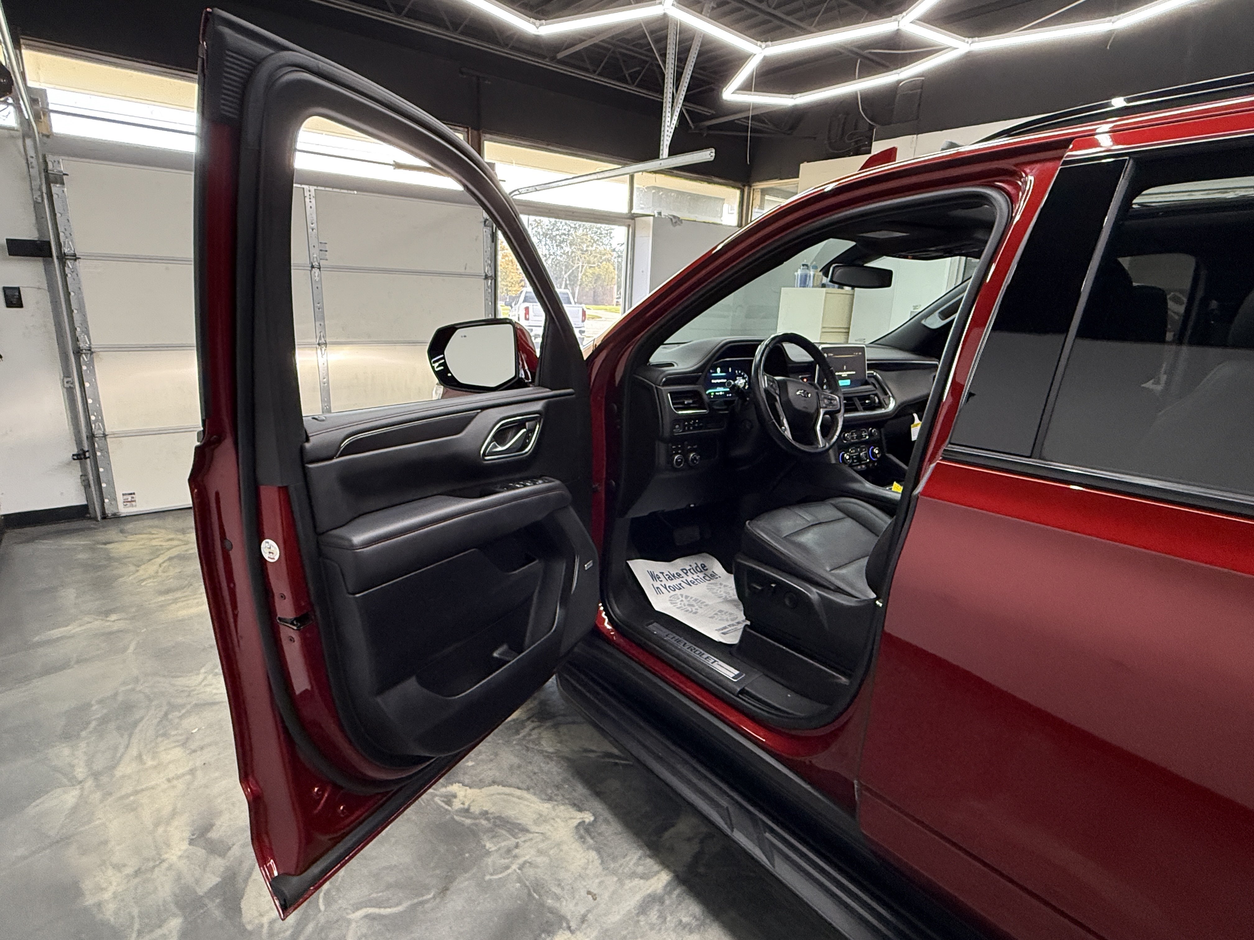 Used 2022 Chevrolet Tahoe RST w/ Luxury Package AWD/4WD image 8