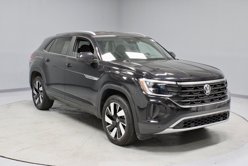 Used 2025 Volkswagen Atlas Cross Sport SE image 1