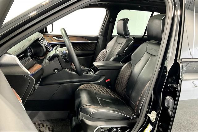 Used 2023 Jeep Grand Cherokee Summit w/ Luxury Tech Group V image 22