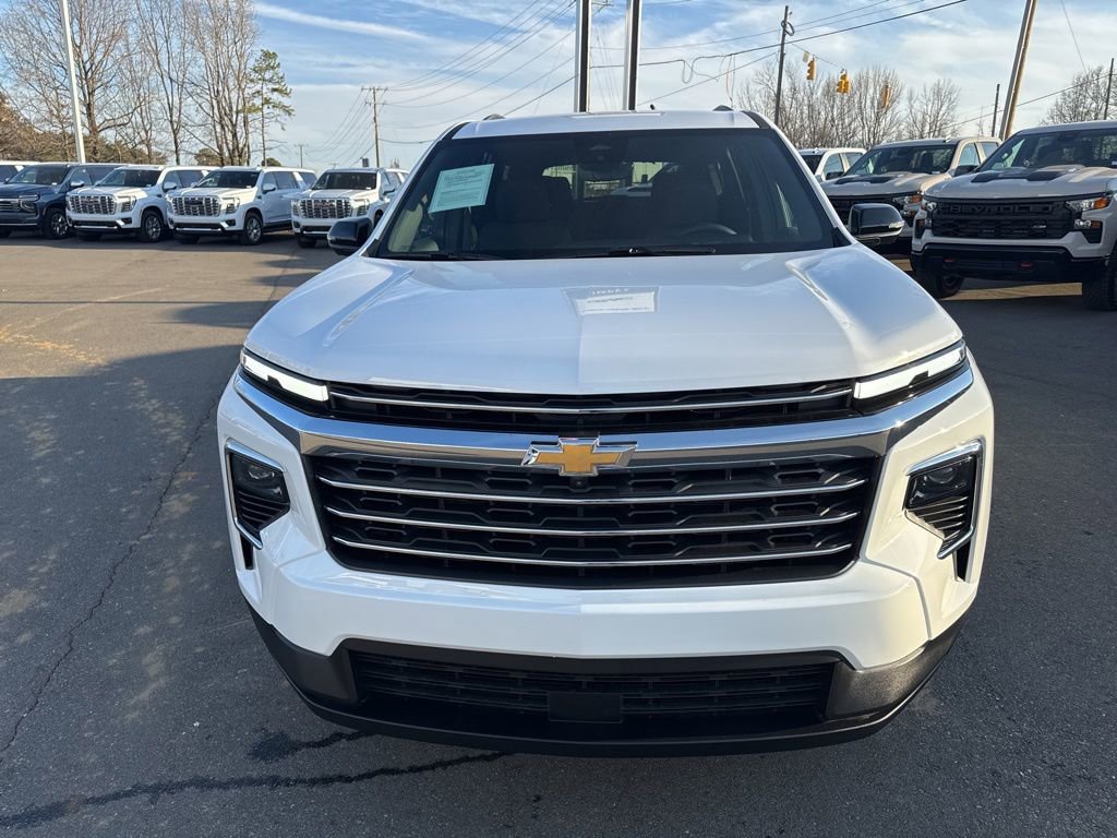 Used 2026 Chevrolet Traverse LT w/ Driver Confidence Package image 8