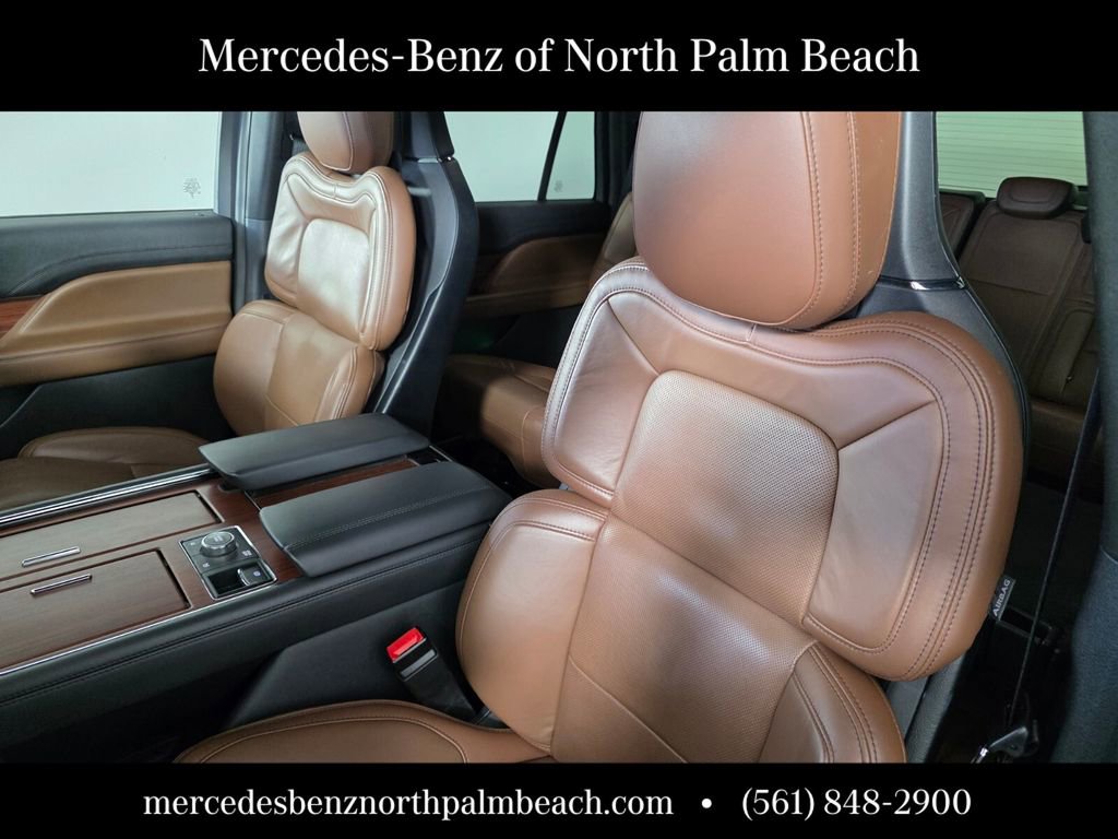 Used 2023 Lincoln Navigator Reserve image 11