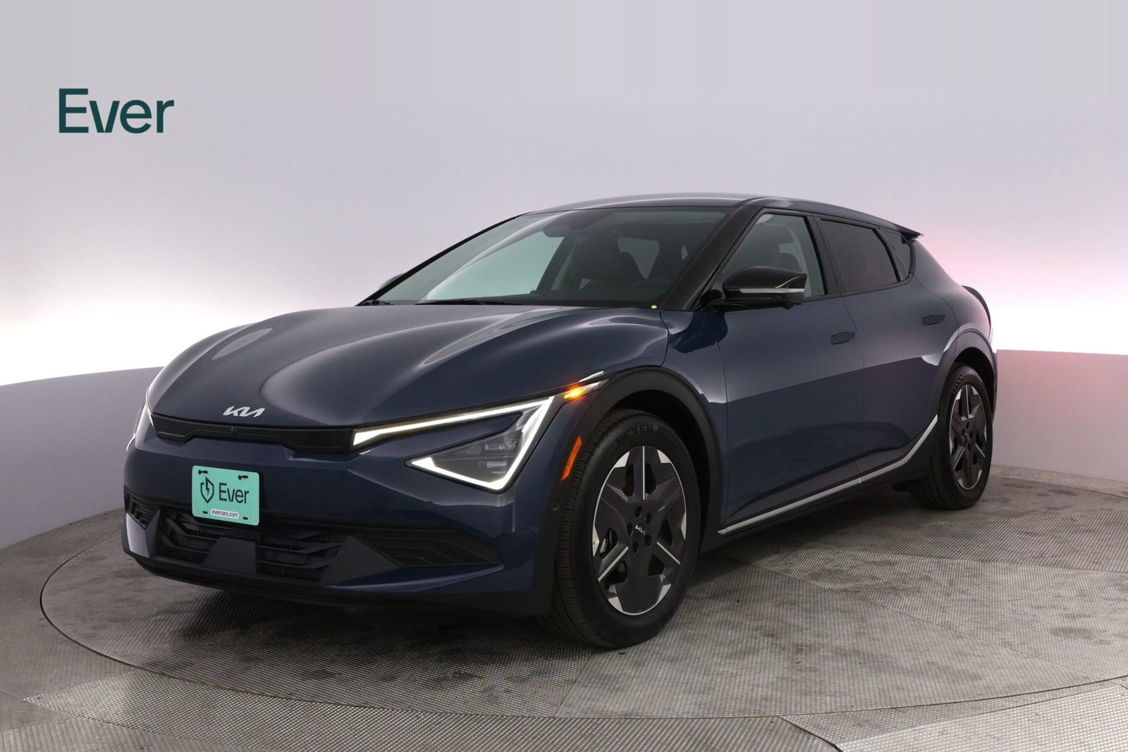 Used 2025 Kia EV6 Light w/ Light LR Technology Package RWD image 2