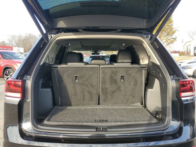 Certified 2025 Volkswagen Atlas SEL Premium R-Line image 8