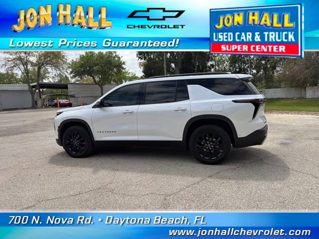 Used 2024 Chevrolet Traverse LT w/ Enhanced Driving Package image 5