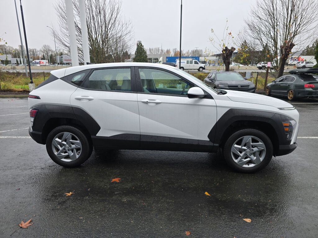 Used 2024 Hyundai Kona SE image 8