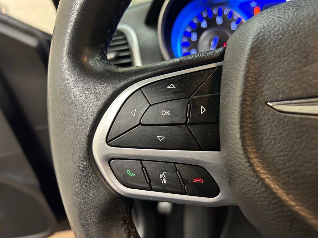Used 2021 Chrysler 300 Touring w/ Chrome Appearance Package image 21
