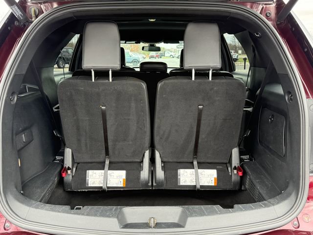 Used 2018 Ford Explorer XLT w/ Equipment Group 202A AWD/4WD image 38