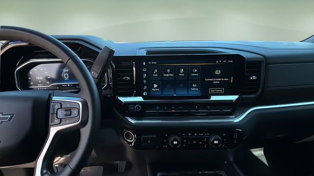 Used 2025 Chevrolet Silverado 2500 LTZ w/ LTZ Plus Package image 9