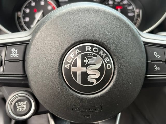 Used 2023 Alfa Romeo Giulia Ti AWD/4WD image 24