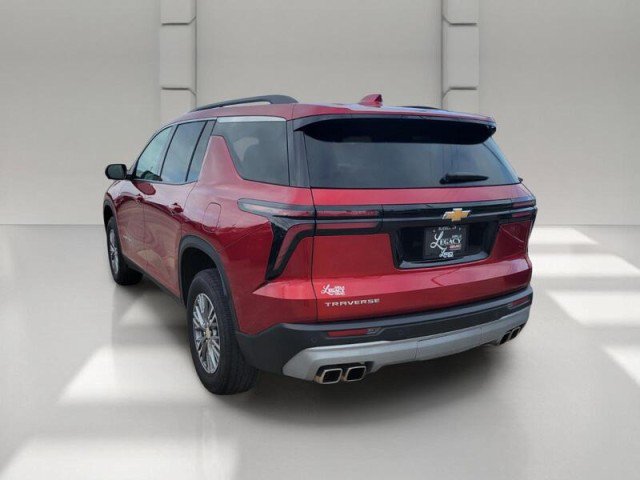 Used 2025 Chevrolet Traverse LT w/ Driver Confidence Package FWD image 6
