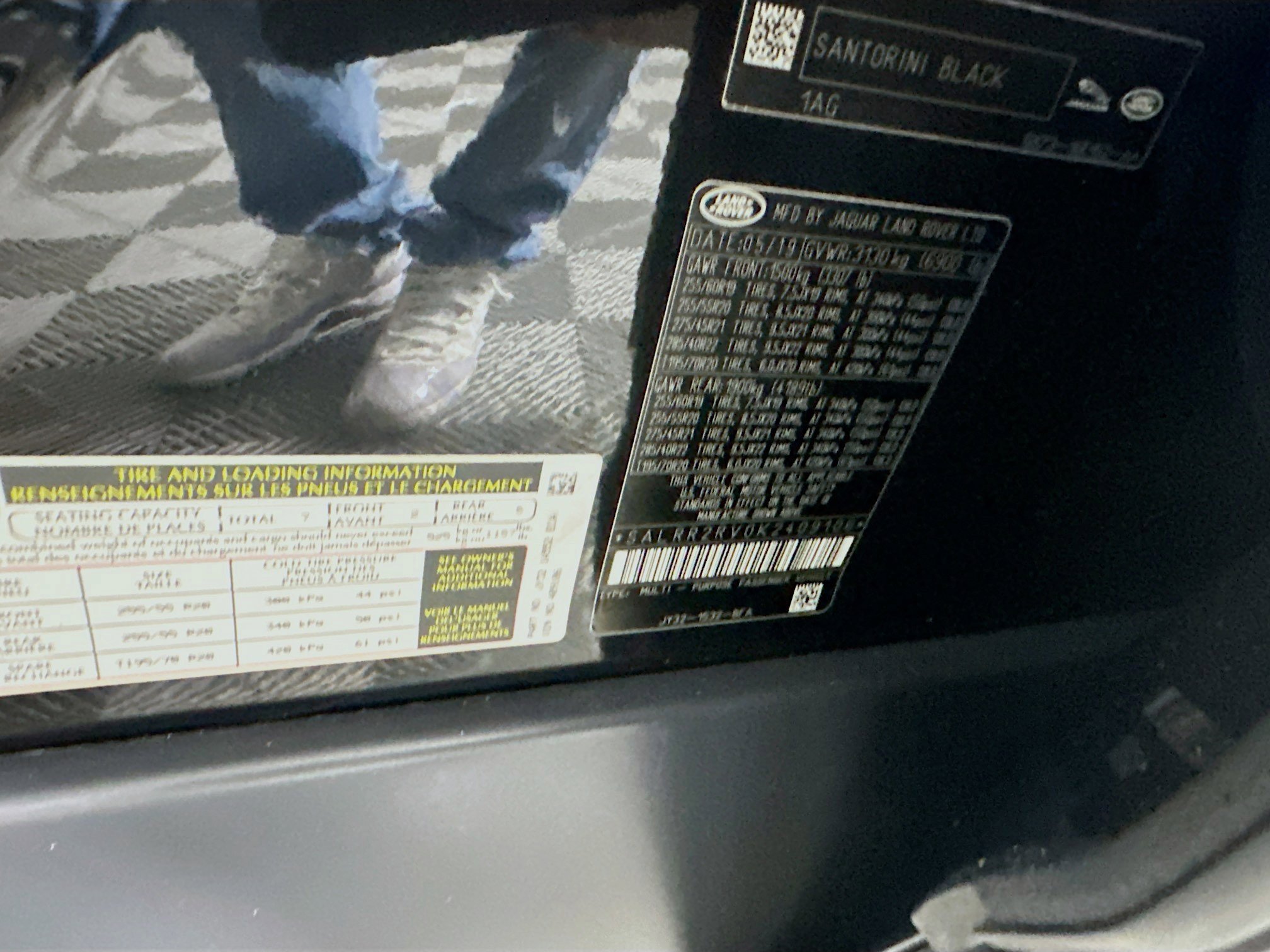 Used 2019 Land Rover Discovery HSE image 12