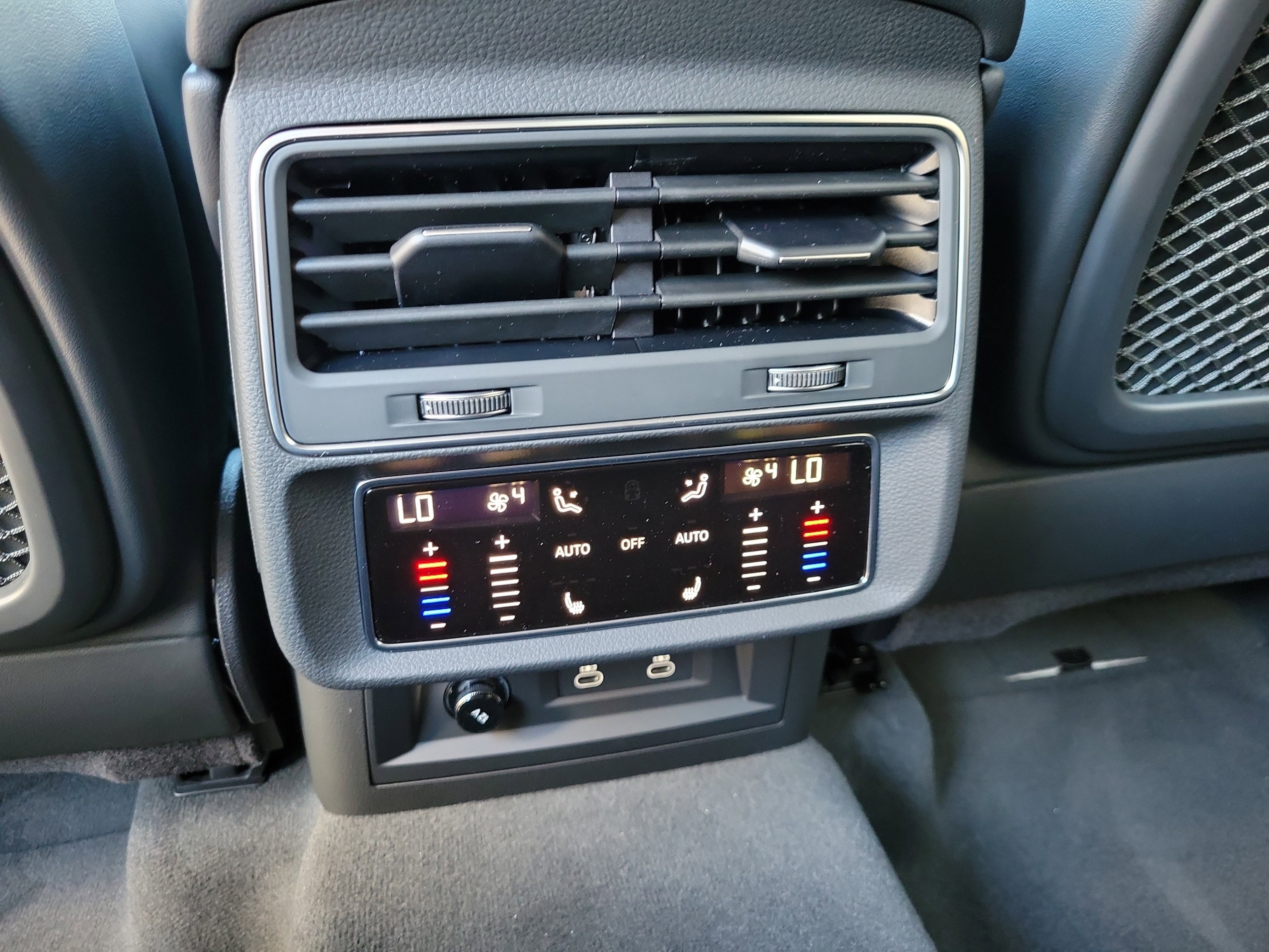 New 2026 Audi SQ8 Prestige image 16