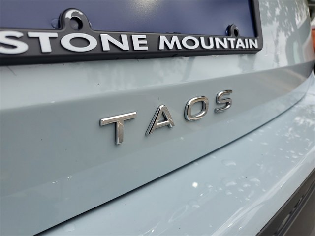 Certified 2025 Volkswagen Taos SE image 8