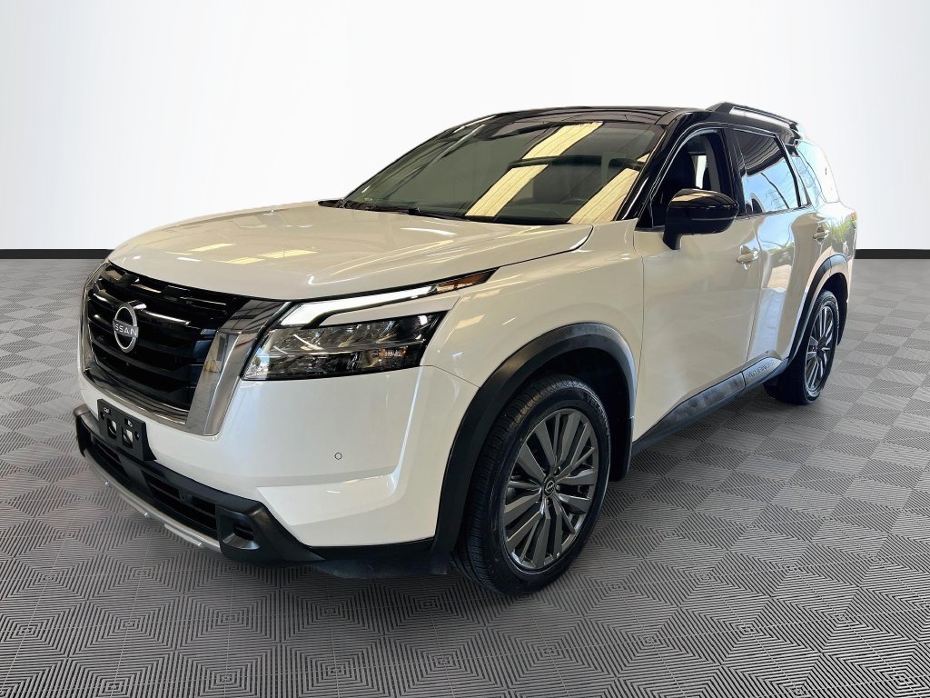 Used 2024 Nissan Pathfinder SL w/ SL Premium Package FWD image 3