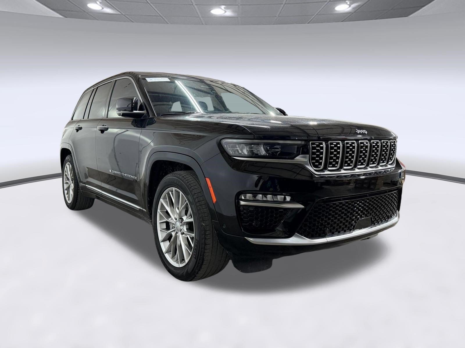 Used 2022 Jeep Grand Cherokee Summit w/ Adv Protech Group IV AWD/4WD image 29