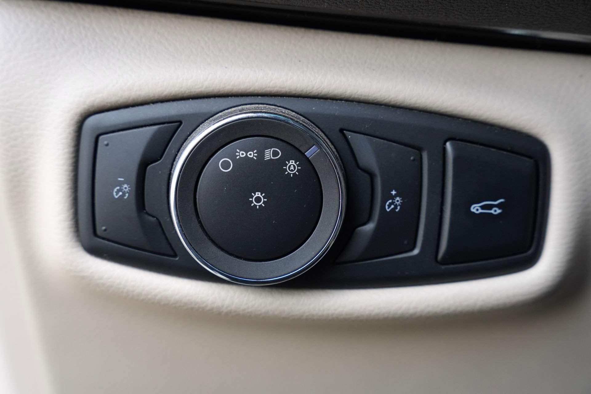 Used 2016 Lincoln MKZ w/ Equipment Group 300A Reserve image 16