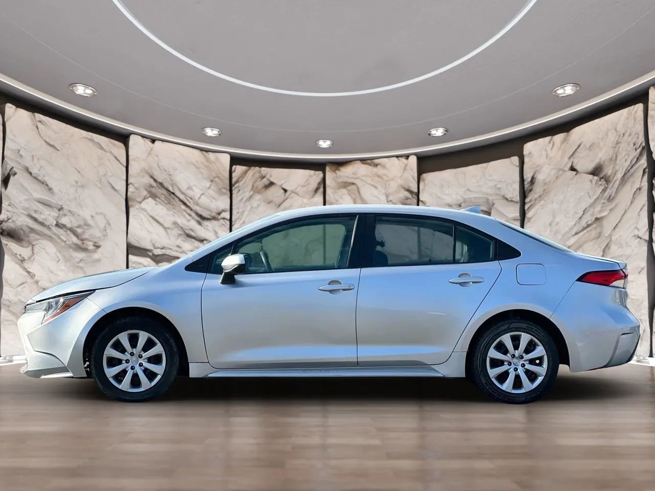 Used 2022 Toyota Corolla LE image 9