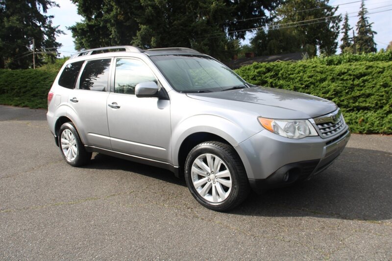 Used 2011 Subaru Forester 2.5X Limited AWD/4WD image 2