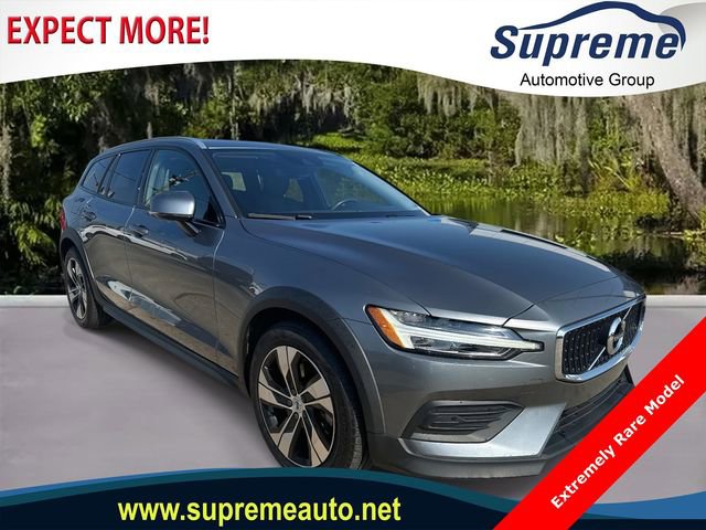 Used 2020 Volvo V60 T5 Cross Country w/ Protection Package Premier image 1