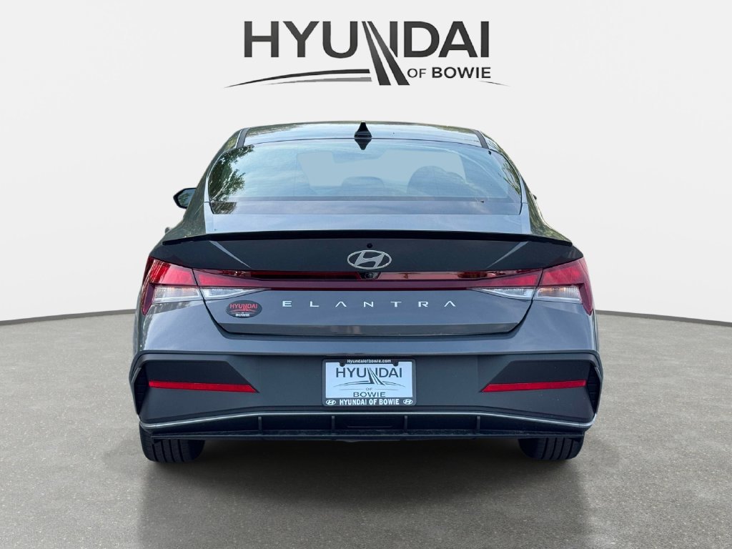 New 2026 Hyundai Elantra SEL Sport FWD image 3