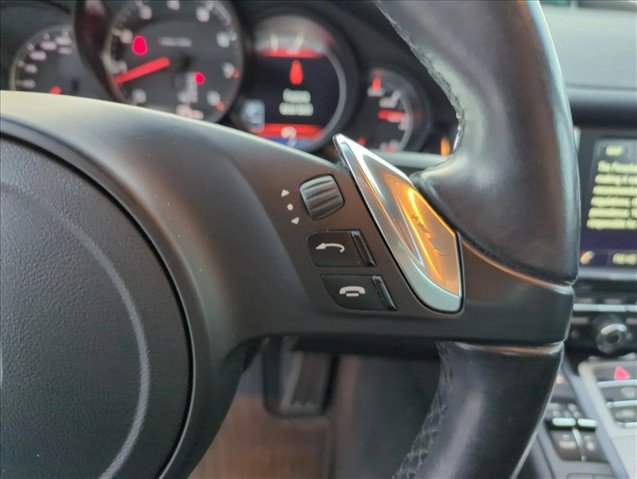 Used 2015 Porsche Panamera image 16