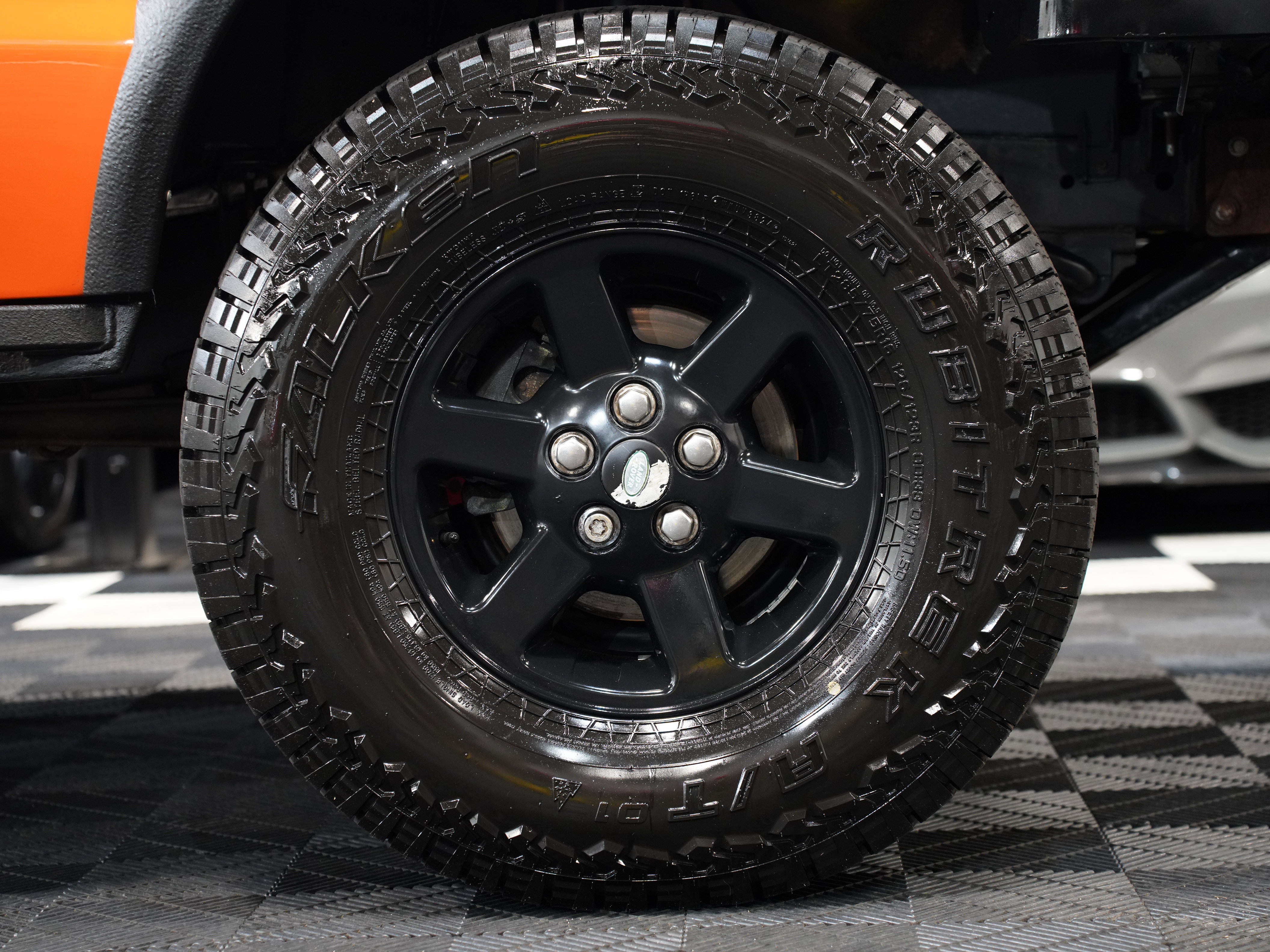 Used 2003 Land Rover Discovery S image 54