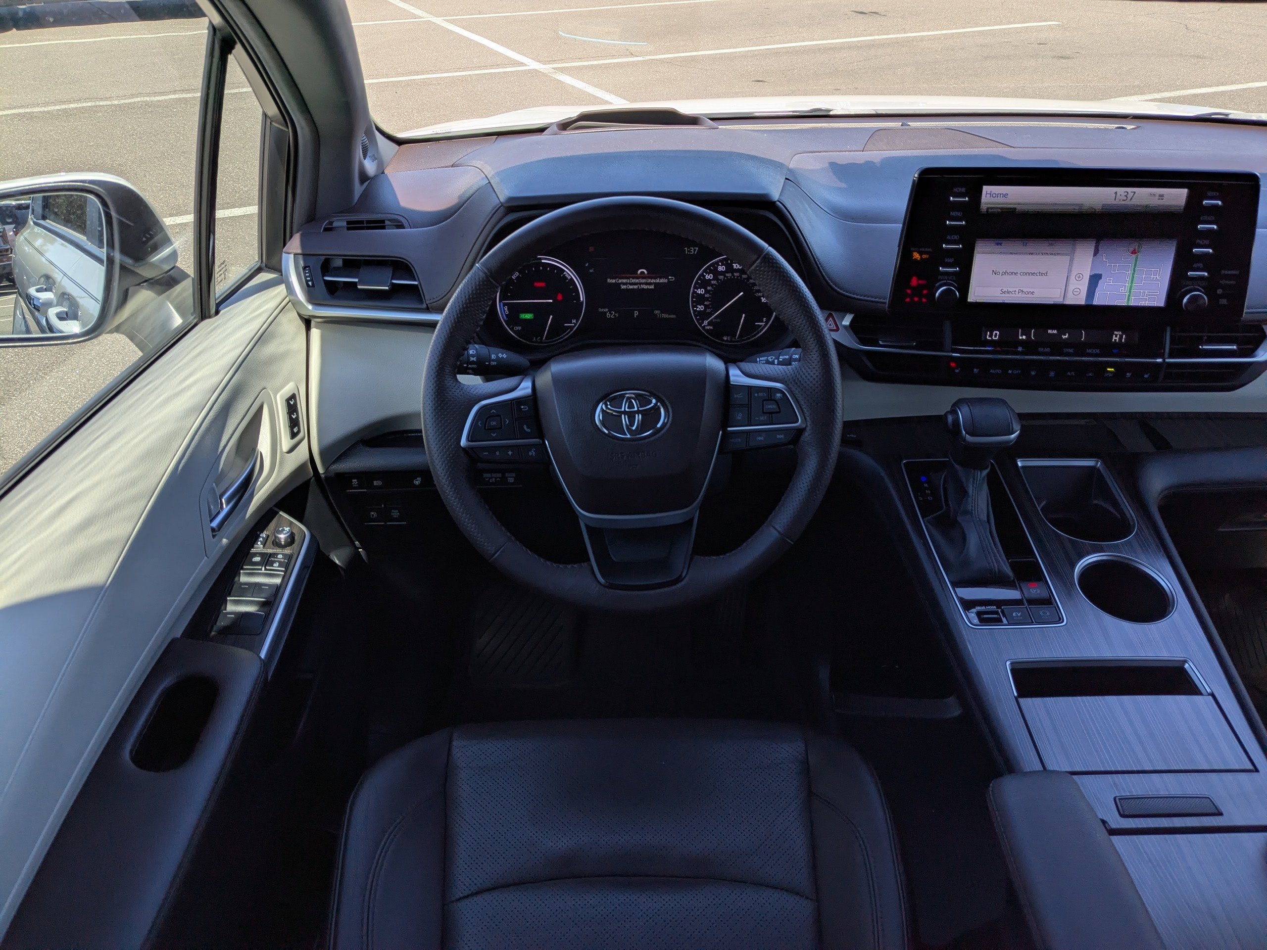 Used 2024 Toyota Sienna Platinum image 18