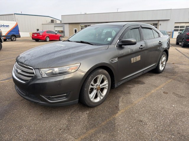 Used 2015 Ford Taurus SEL image 2