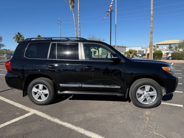 Used 2014 Toyota Land Cruiser image 7