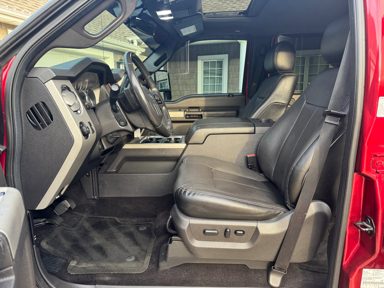 Used 2015 Ford F350 XLT w/ XLT Premium Package image 13