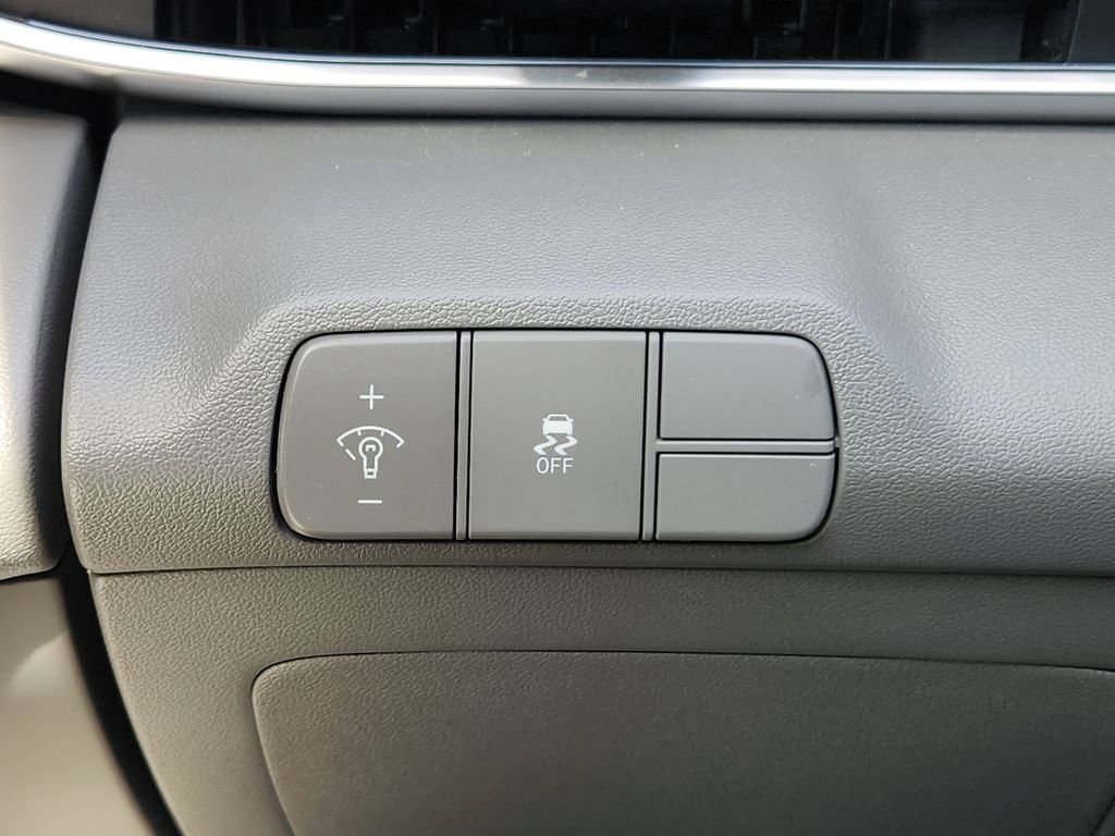 Used 2025 Hyundai Elantra SEL image 27