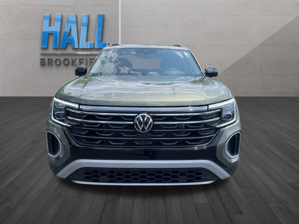 Certified 2026 Volkswagen Atlas Peak Edition AWD/4WD image 10