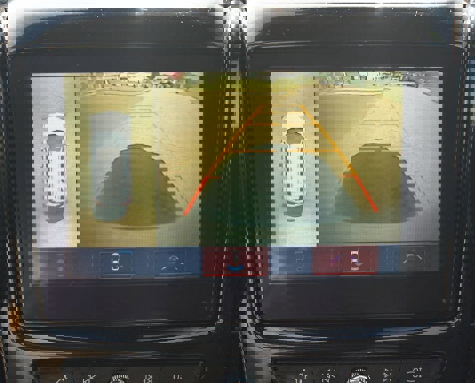 Used 2018 Chevrolet Traverse LT image 8