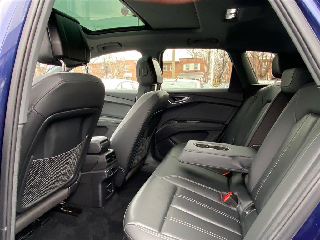 Used 2024 Audi Q4 e-tron Premium Plus w/ Premium Plus image 17