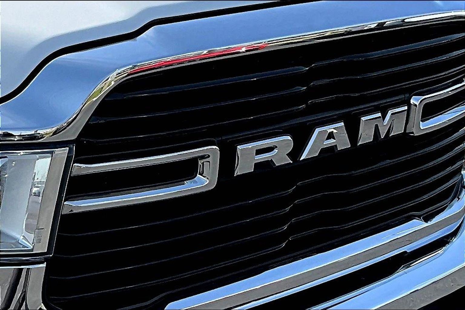 Used 2019 RAM 2500 Big Horn image 31