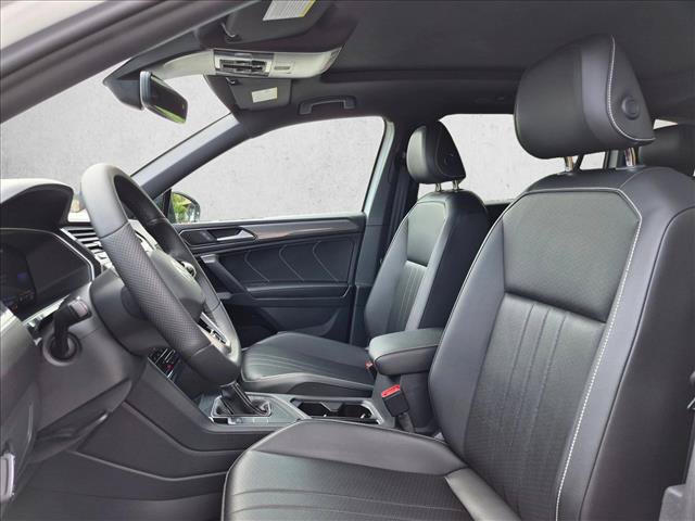 Used 2024 Volkswagen Tiguan SE R-Line FWD image 17