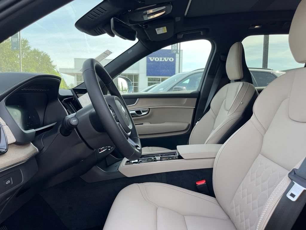 New 2026 Volvo XC90 B5 Core w/ Protection Package AWD/4WD image 4
