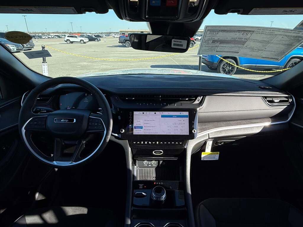 New 2026 Jeep Grand Cherokee Altitude image 23