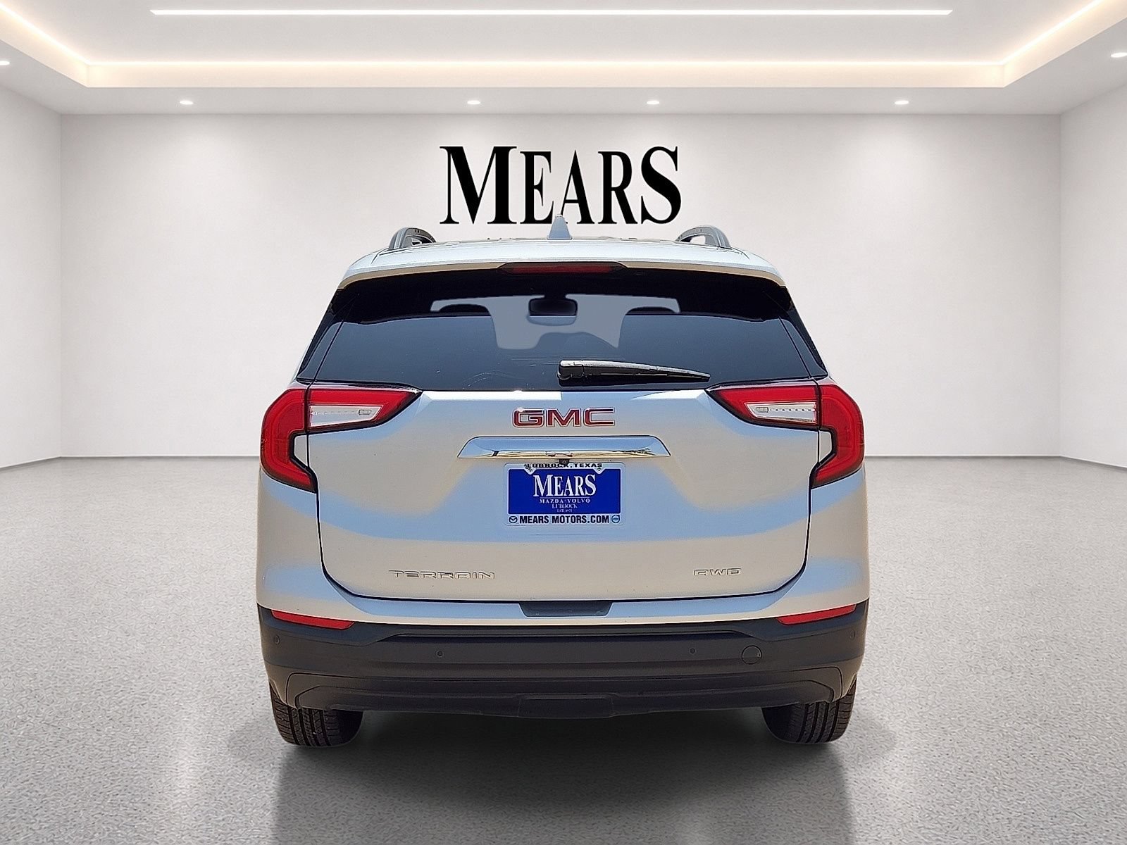 Used 2022 GMC Terrain SLE w/ Driver Convenience Package AWD/4WD image 4