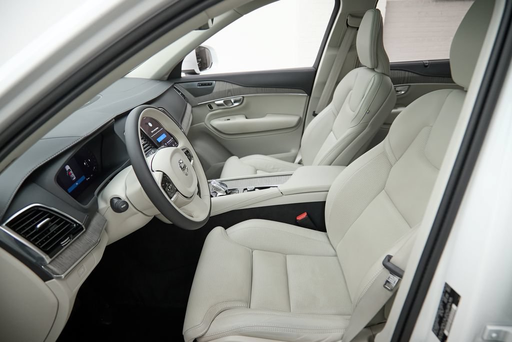 Certified 2024 Volvo XC90 B6 Ultimate w/ Protection Package Premier AWD/4WD image 13