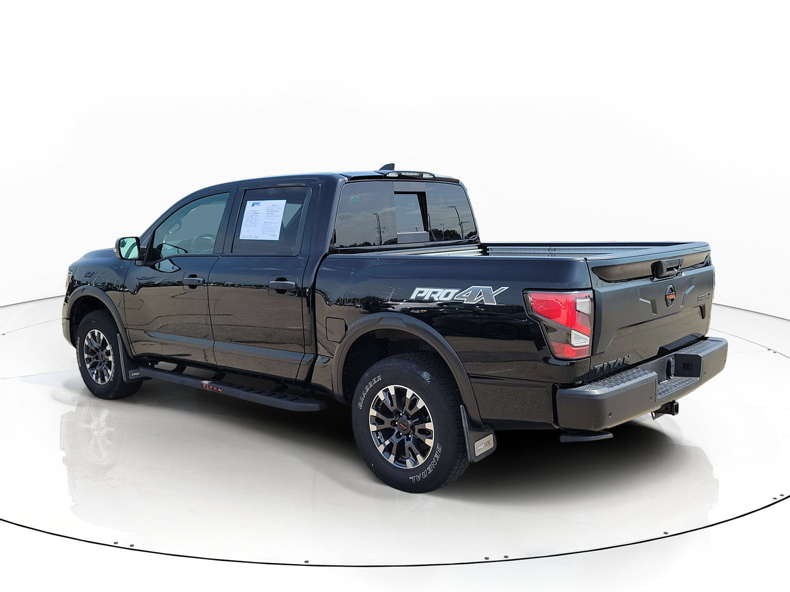 Used 2022 Nissan Titan PRO-4X w/ Pro-4x Convenience Package AWD/4WD image 4