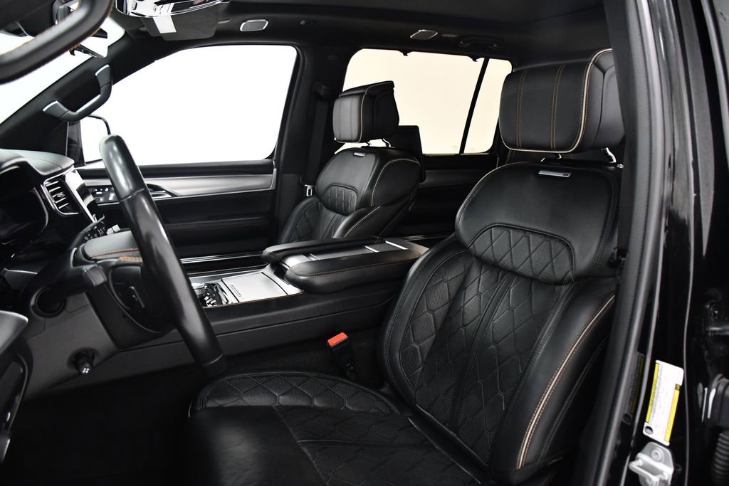 Used 2022 Jeep Grand Wagoneer Series III w/ Rear Seat Video Group 1 image 19