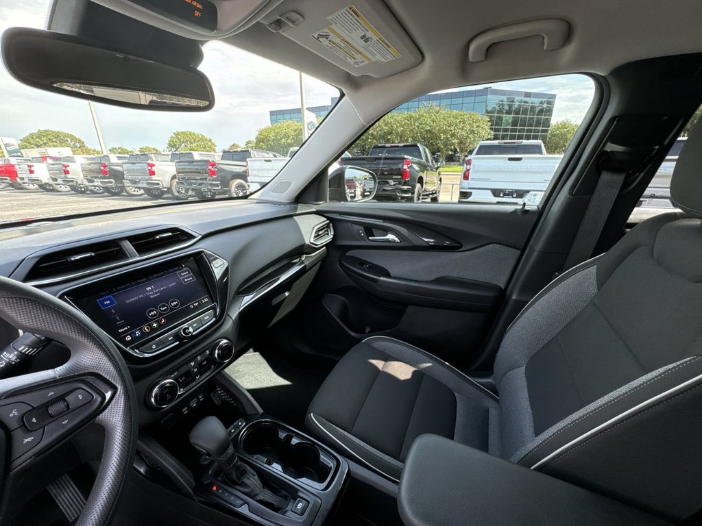 Certified 2021 Chevrolet TrailBlazer LT w/ Convenience Package FWD image 11
