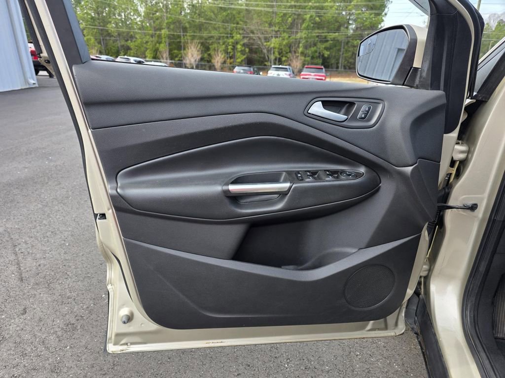 Used 2017 Ford Escape SE w/ SE Cold Weather Package image 11